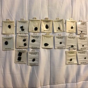 Black Lindenwold’s Loose Stones Faux 18 pieces